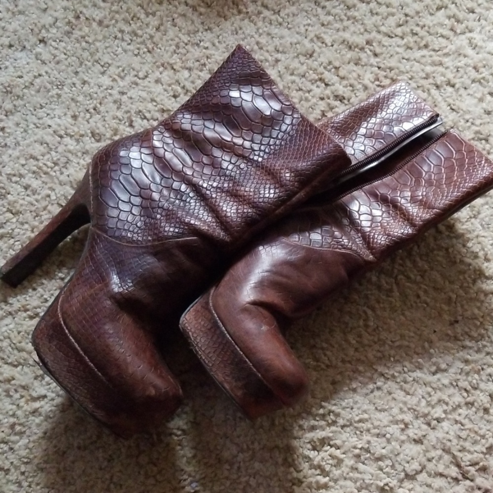 Jessica Simpson boots